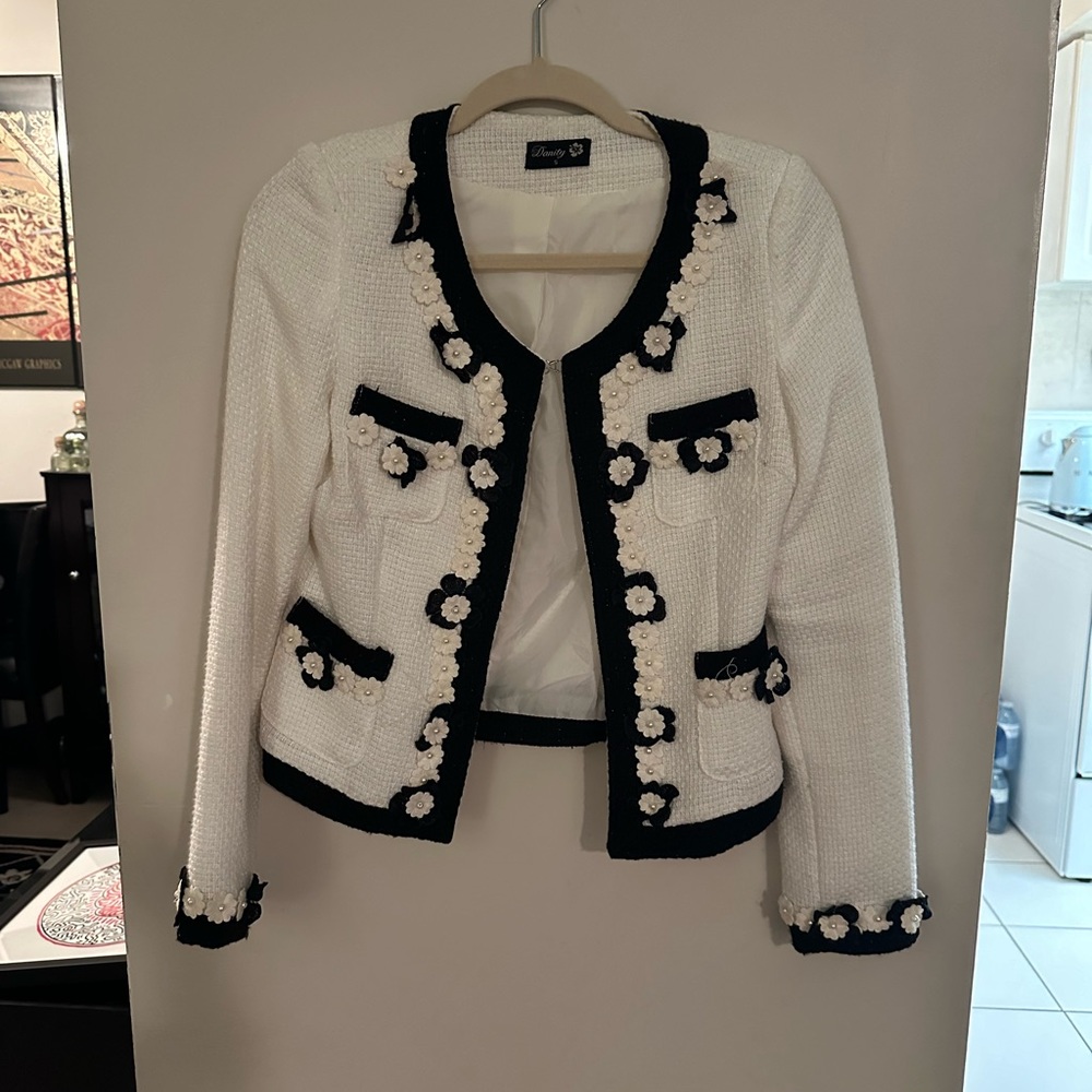 Floral black & white tweed blazer